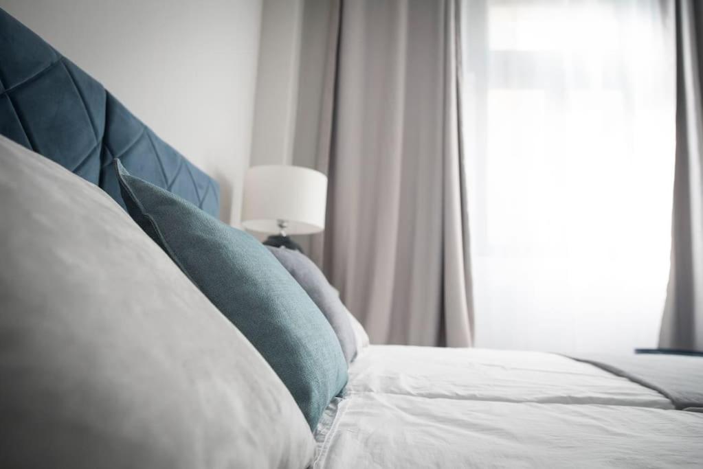 Apartamento En Centro Historico Con Patio Romano 산 로렌소 데 엘 에스코리알 외부 사진