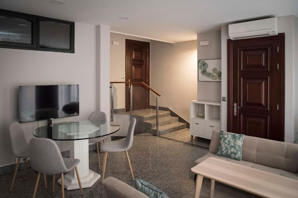 Apartamento En Centro Historico Con Patio Romano 산 로렌소 데 엘 에스코리알 외부 사진
