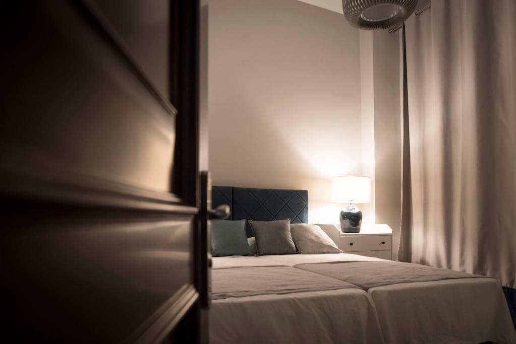 Apartamento En Centro Historico Con Patio Romano 산 로렌소 데 엘 에스코리알 외부 사진