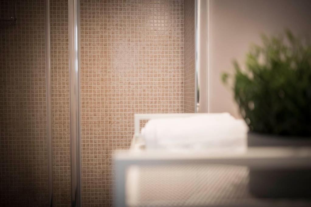 Apartamento En Centro Historico Con Patio Romano 산 로렌소 데 엘 에스코리알 외부 사진